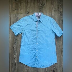 Hugo Boss Light Blue Casual Button Down Shirt size medium (slim fit)